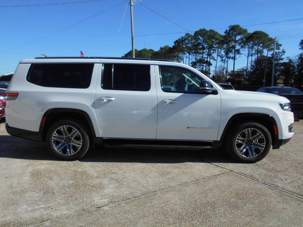 2023 Jeep Wagoneer L Series II's photo