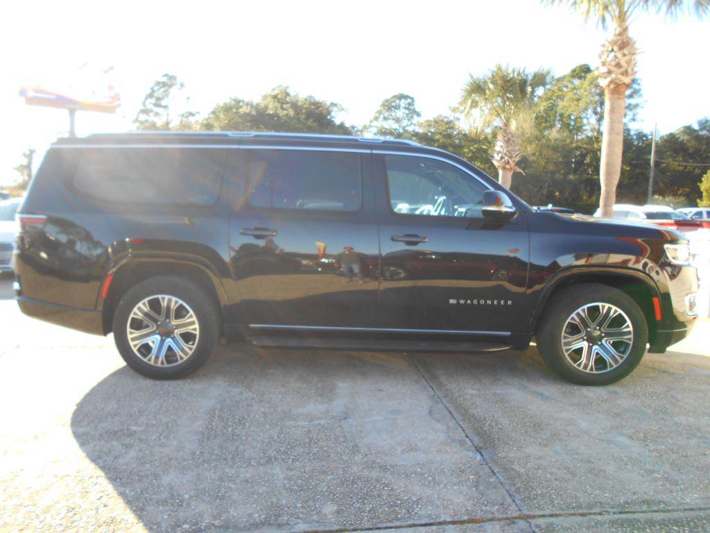 2023 Jeep Wagoneer L Series II's photo