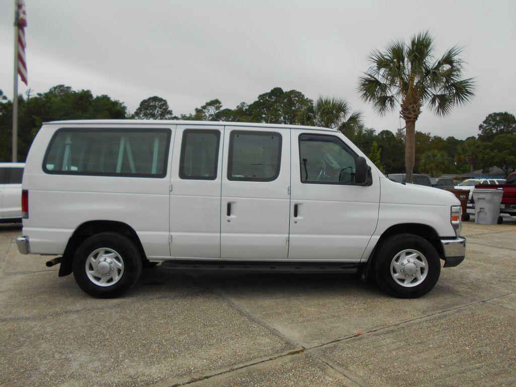 2013 Ford E-Series Econoline Wagon