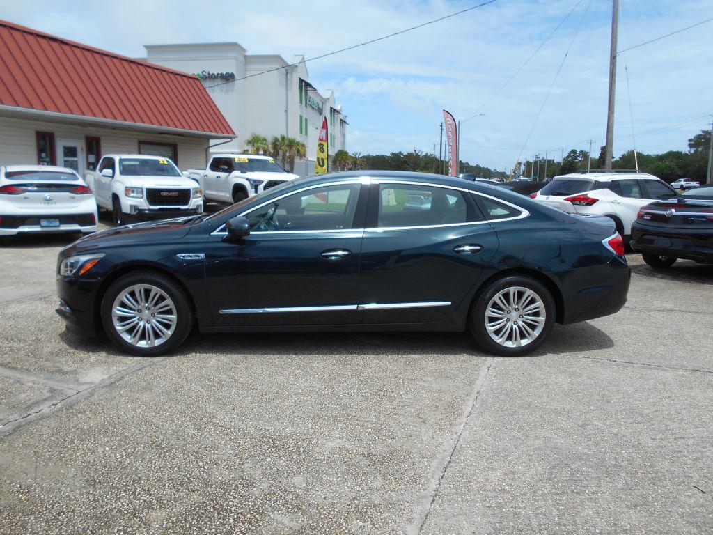 2019 Buick LaCrosse Preferred's photo